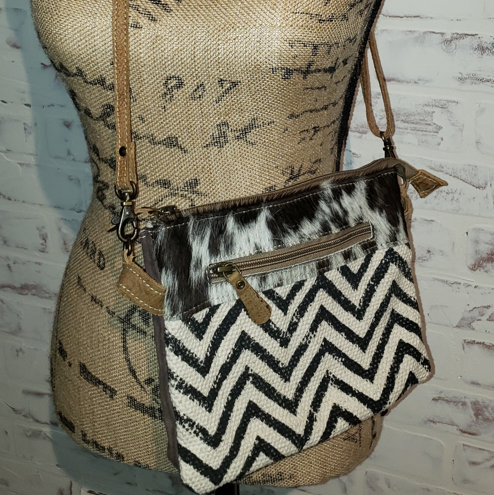 Myra crossbody